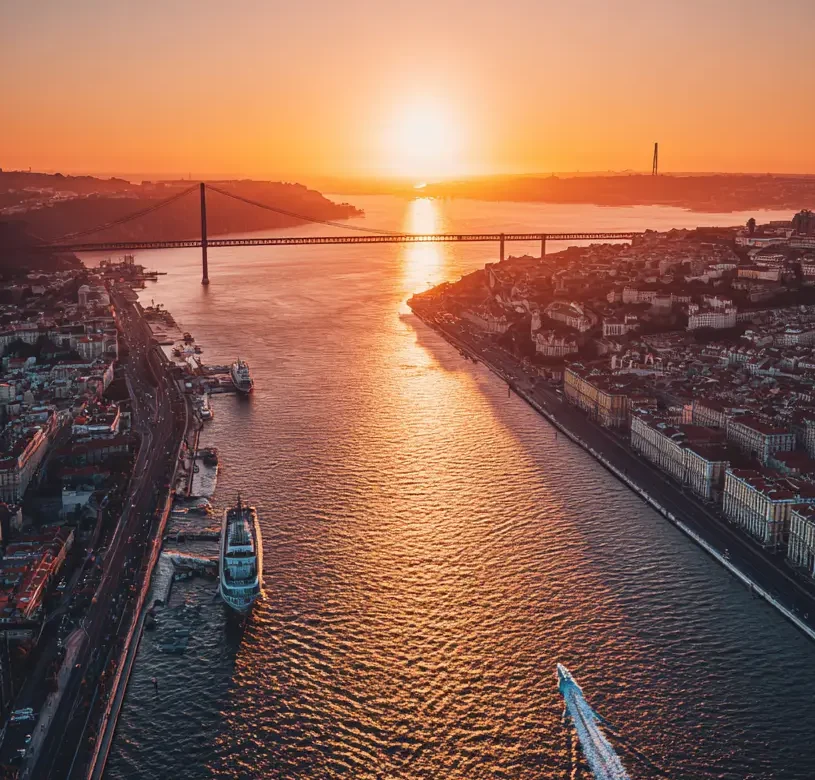 Portugal Golden Visa 2025 guide: investment routes, 14-day stay rule, AIMA process, and citizenship path, steps for families and investors.